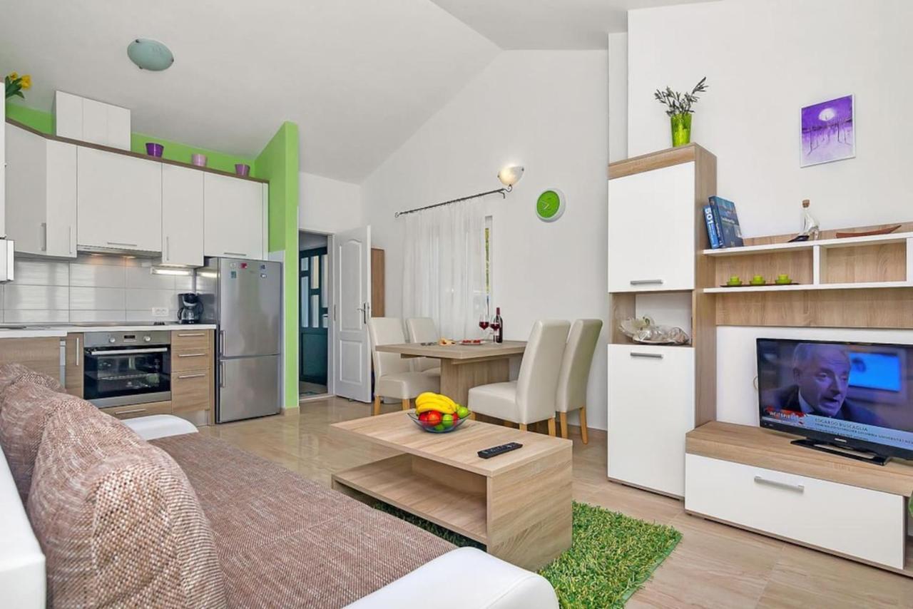 Holiday Home Colla Tučepi Eksteriør billede
