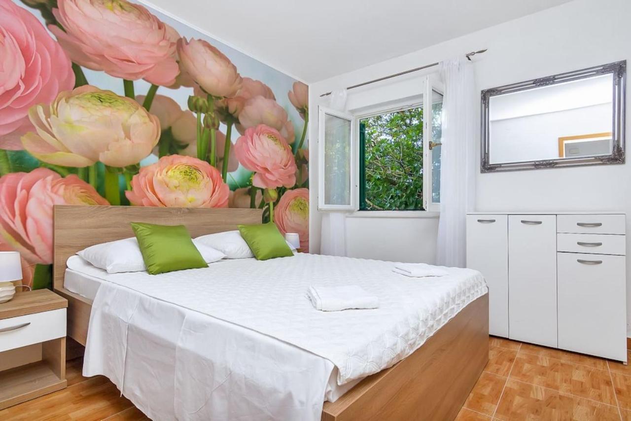 Holiday Home Colla Tučepi Eksteriør billede