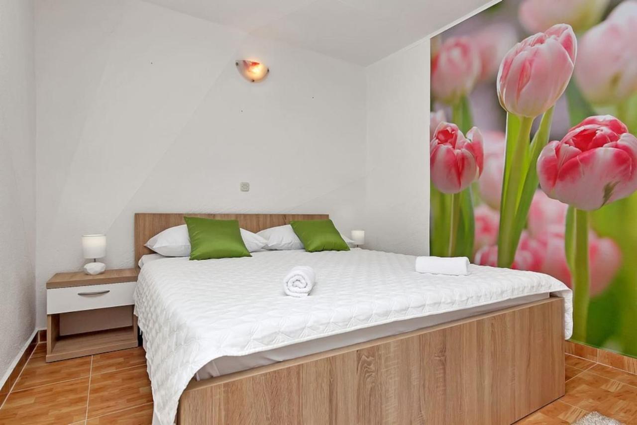 Holiday Home Colla Tučepi Eksteriør billede